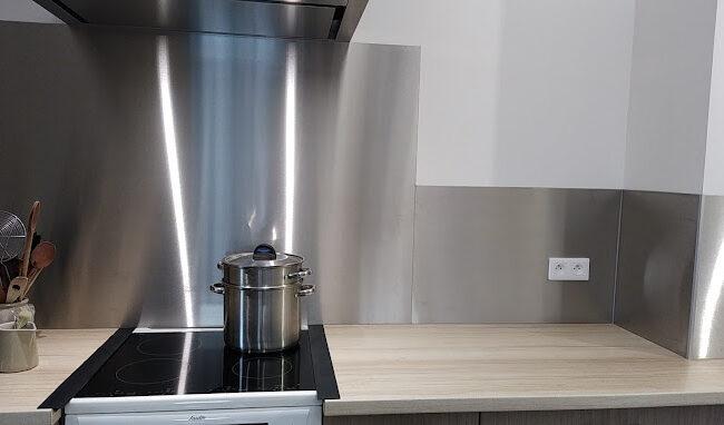 crédence inox 316L acier métal personnalisé professionnel cuisine agencement