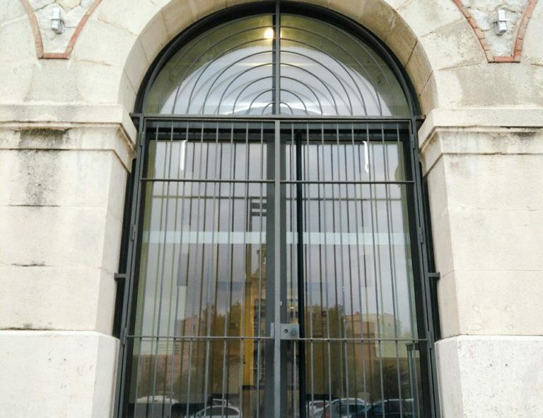 métal acier fer cintré barreaux